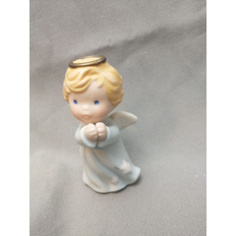 Avon Heavenly Blessings Nativity 1986 Ceramic Bisque Boy Angel Praying Vintage